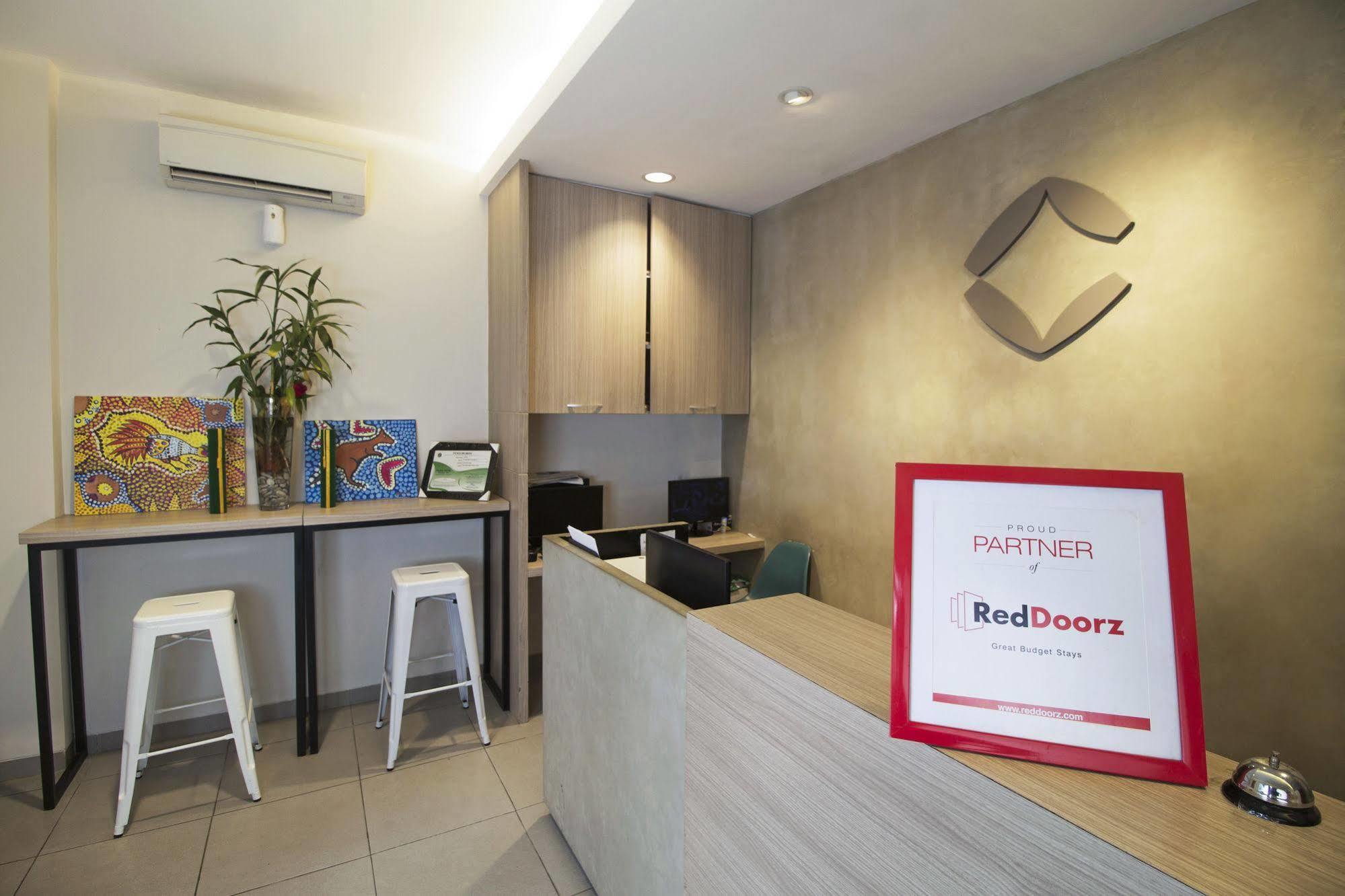 ג'קרטה Reddoorz Plus @ Setiabudi Eight מראה חיצוני תמונה